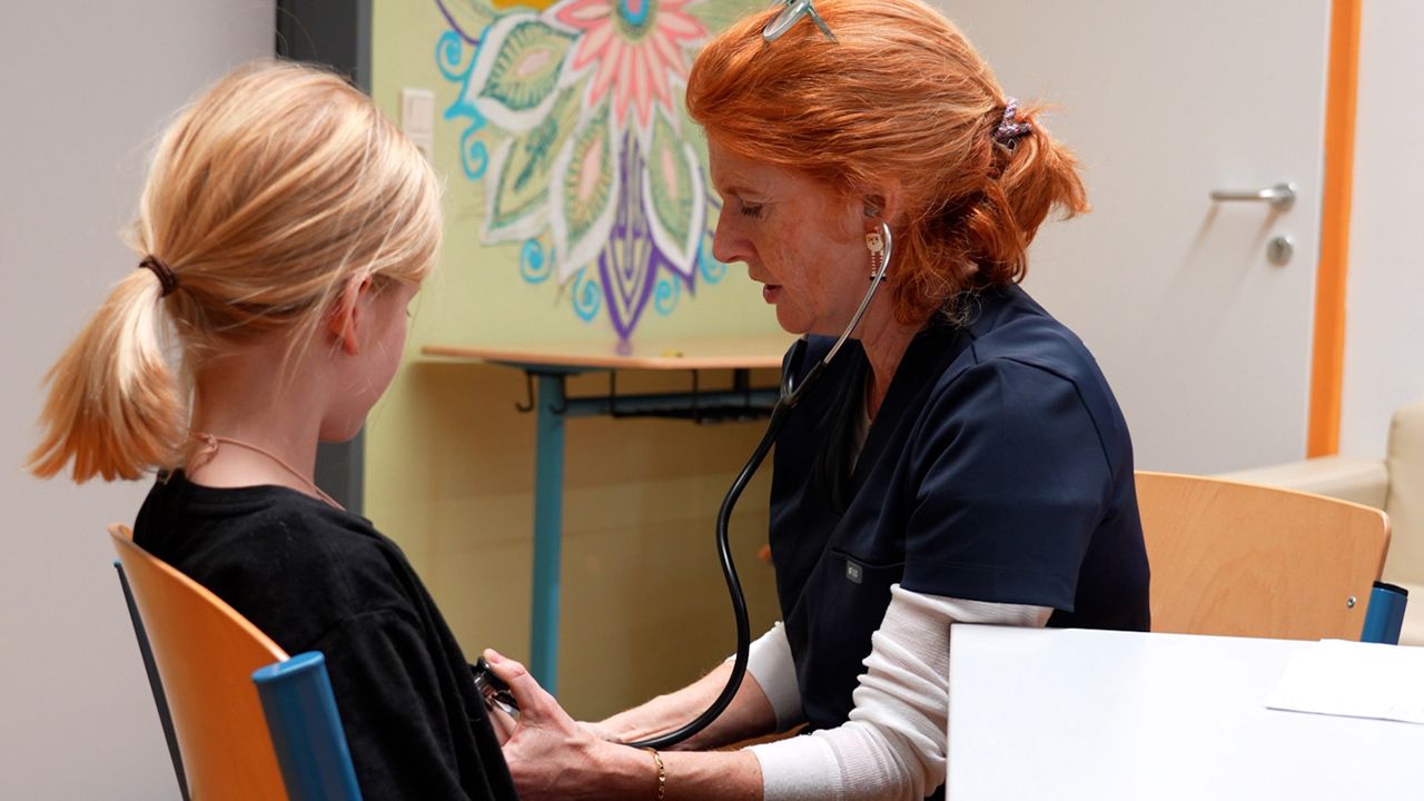 Vorschaubild zum Video: Schulärztin hat Gesundheit der Jugend im Blick