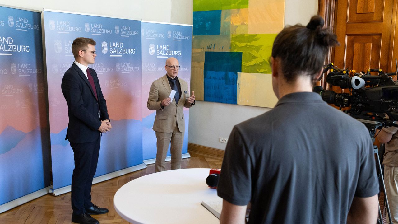 Vorschaubild zum Video: Hochwasserschutz und Pflege: Statements nach Regierungssitzung am 18. Juni